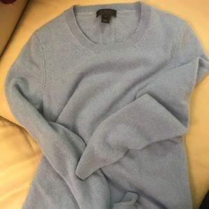 ON SALE. 100% cashmere sweater.